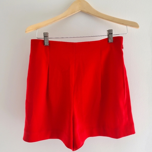 Club Monaco Cecilia shorts red - Picture 2 of 5
